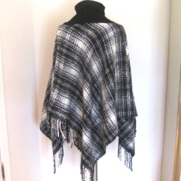 Lauren Ralph Lauren Plaid Knit Sweater Poncho - Picture 3 of 4